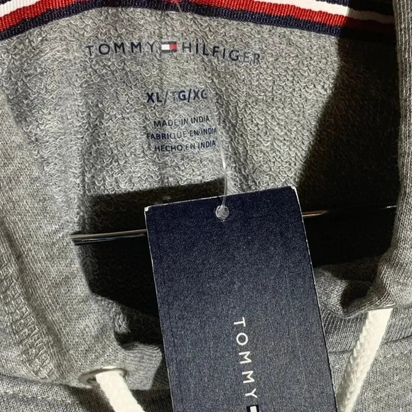 NWT Tommy Hilfiger cropped sweater - Picture 3 of 4